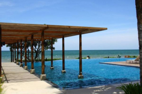 Private Beachfront Condo: Baan Chan Talay Cha-am